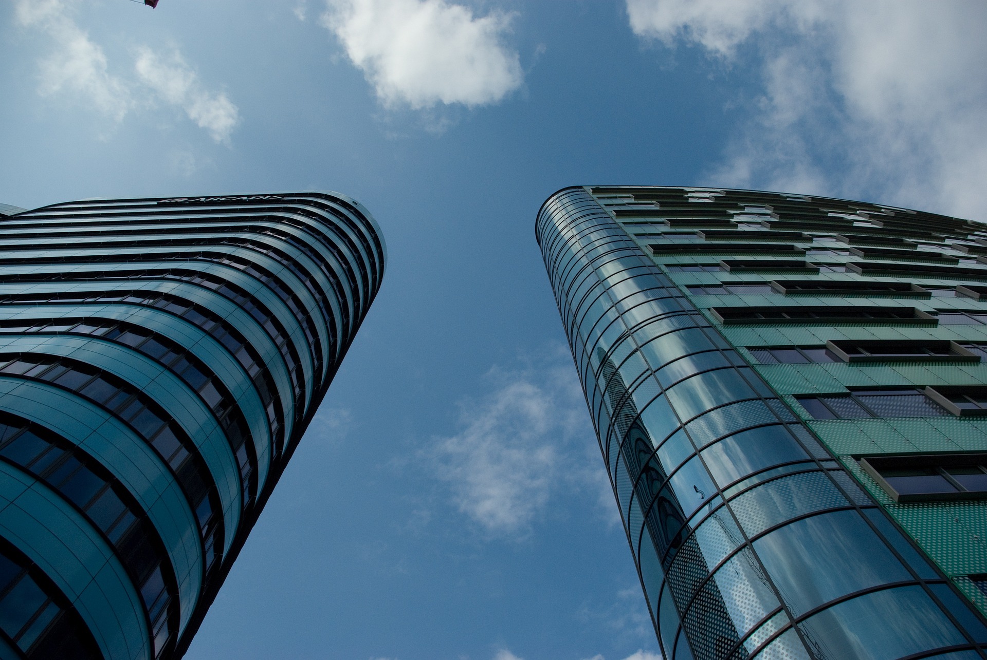 building-562879_1920.jpg